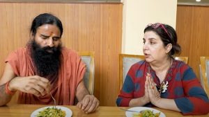 Filmmaker Farah Khan visited Baba Ramdev's ashram for her cooking vlog, engaging in witty banter.