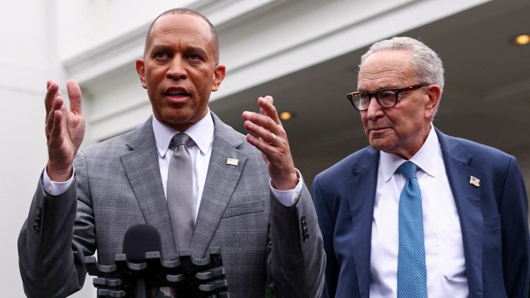 Dems fundraise off government shutdown as Hakeem Jeffries urges supporters to ‘keep the faith’